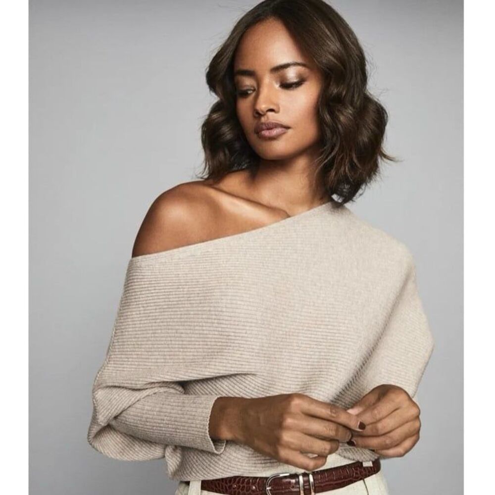 Reiss Lorna Asymmetric Draped Knitted Off Shoulder Jumper Sweater in Stone Small - Picture 2 of 11